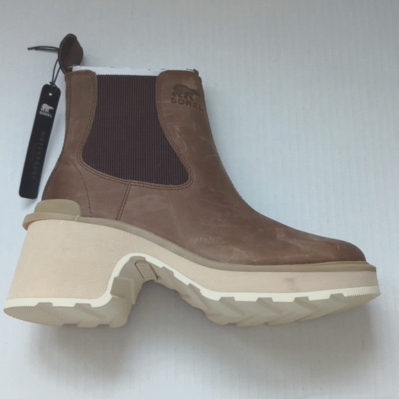 NWT Women's Sorel Chelsea Hi Line Booties Size 5 - Picture 2 of 9